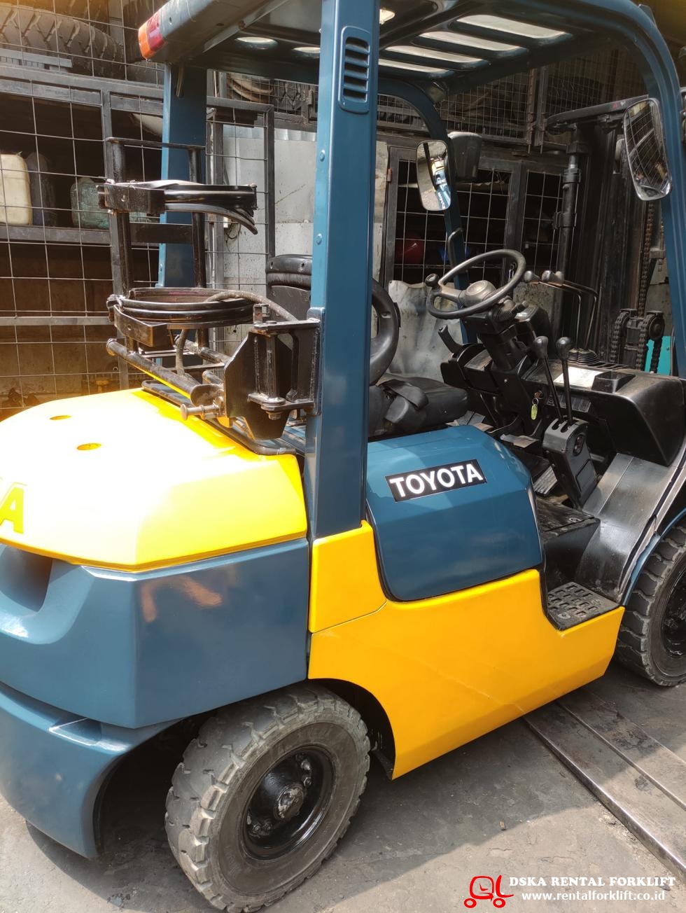 Forklift Toyota Gas Bensin 2,5 Ton