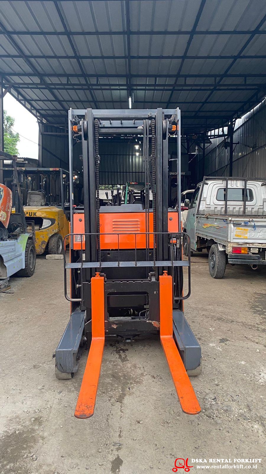 Reach Truck Toyota FBR15 1,5 Ton