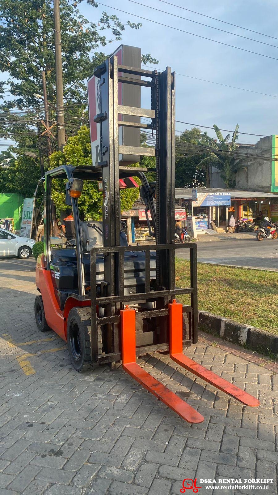 Forklift Toyota 2,5 Ton
